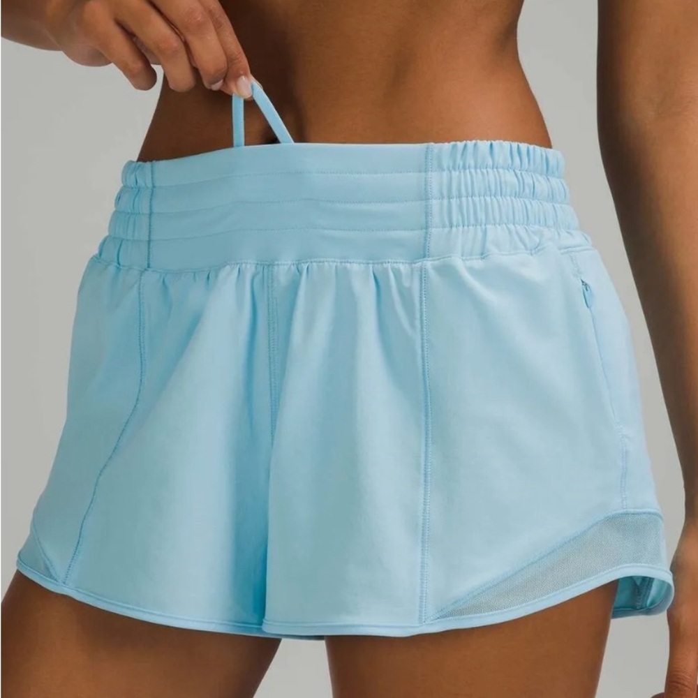 Hotty Hot High-Rise Lined Short 2.5" size 8